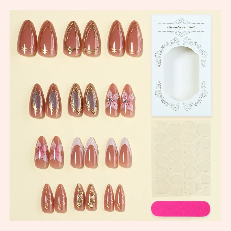 Kunstnagelset mit eleganten Blumen- und Glitzerelementen Karnz