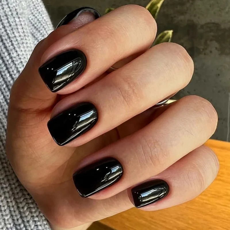 Kunstnagelset mit elegantem und natürlichem Glanz Karnz