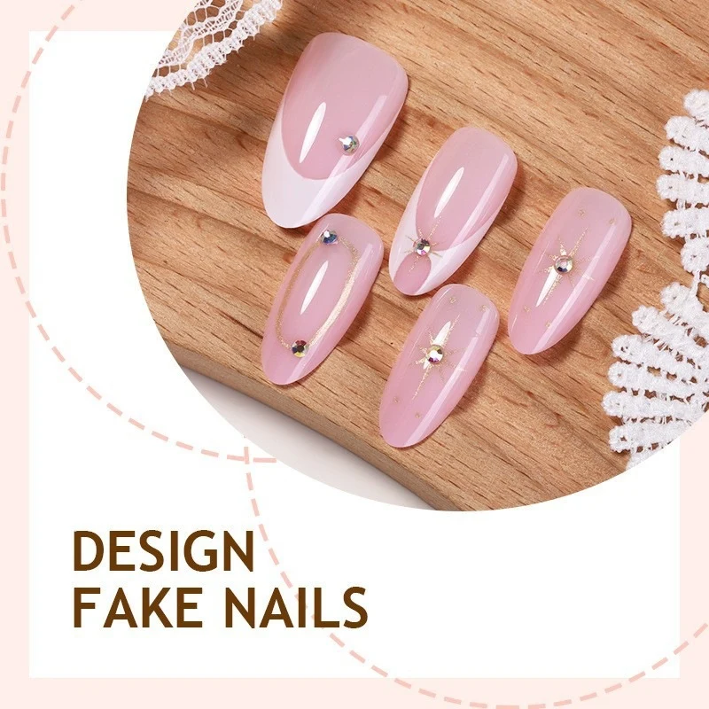 Kunstnagelset mit elegantem Spitzen-Design und glamourösen Akzenten Karnz