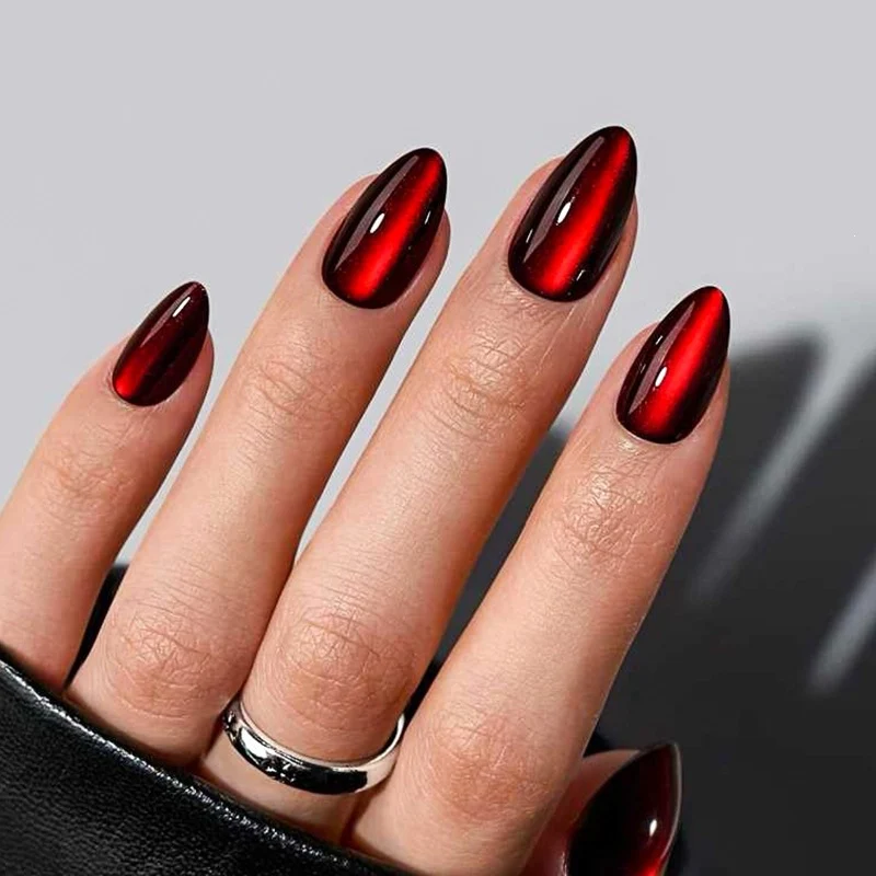 Kunstnagelset mit elegantem länglichem Design Karnz