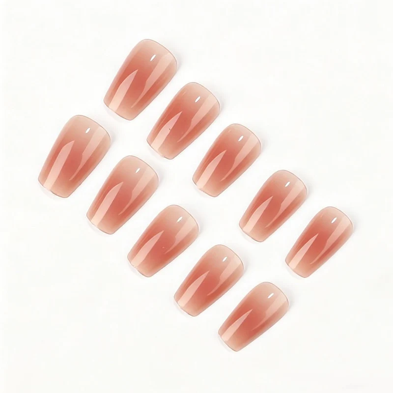 Kunstnagelset mit elegantem Hochglanz und natürlichem Finish Karnz