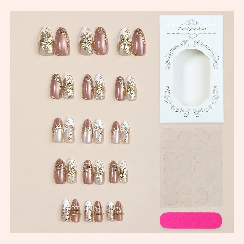 Kunstnagelset mit elegantem Blumen-Design Karnz