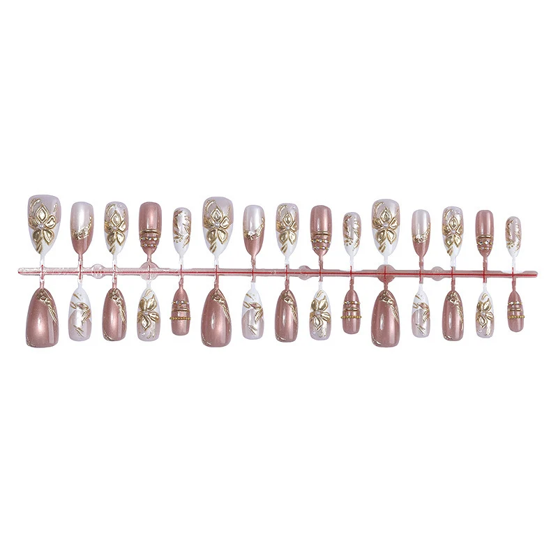 Kunstnagelset mit elegantem Blumen-Design Karnz