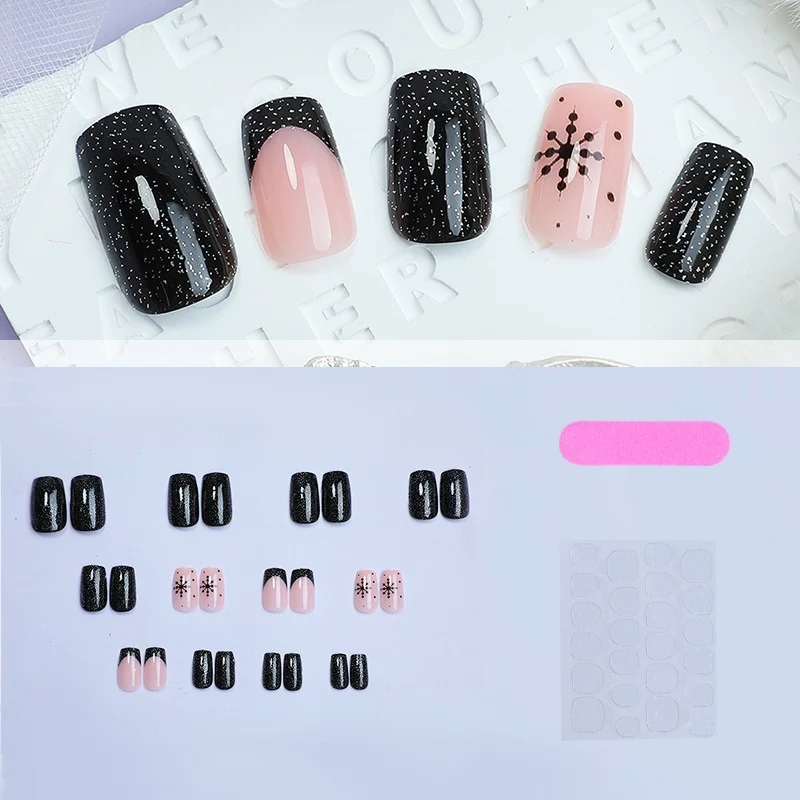 Kunstnagelset mit edlen Schwarz- und Rosé-Designs Karnz