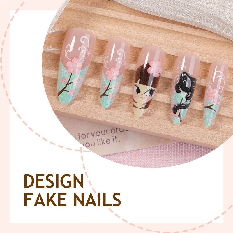 Kunstnagelset mit blühenden floralem Design von Karnz