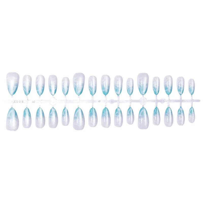 Kunstnägel-Set mit elegantem Farbverlauf und luxuriösem Glanz Karnz